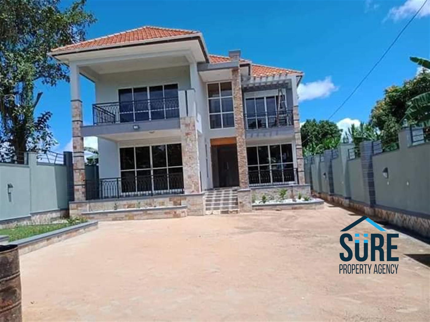 Mansion for sale in Munyonyo Kampala