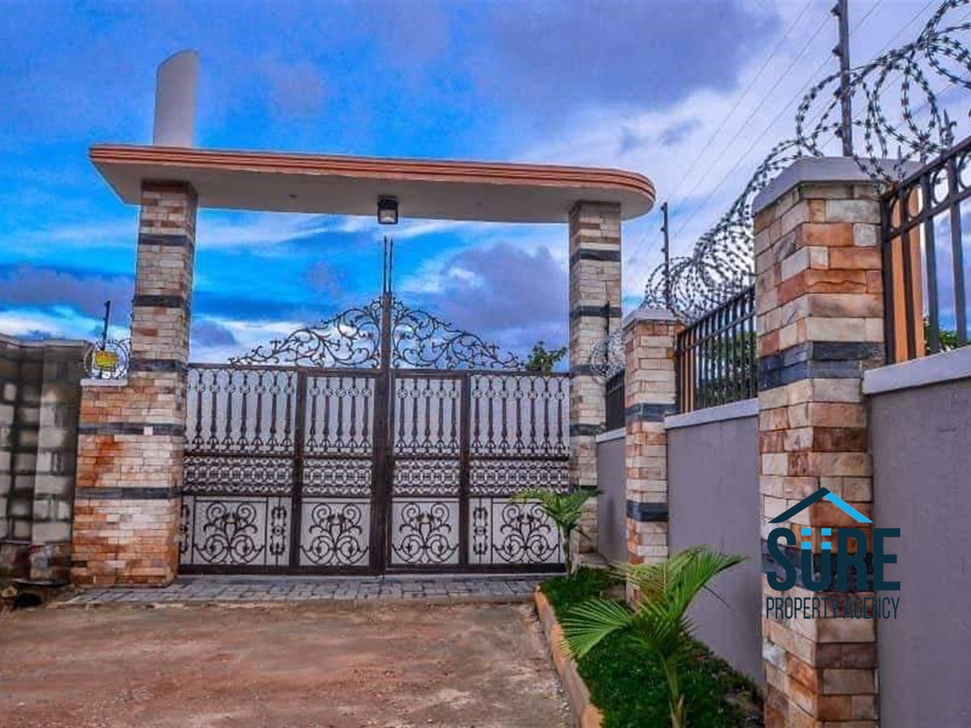 Mansion for rent in Muyenga Kampala