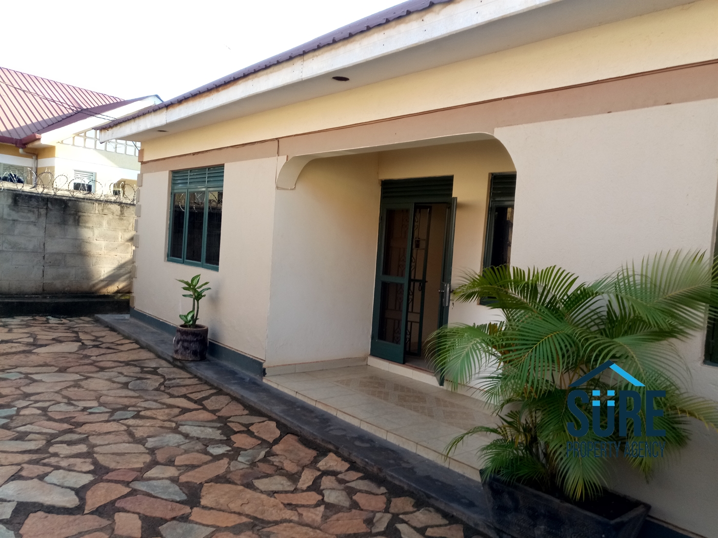 Semi Detached for rent in Kiwaatule Kampala