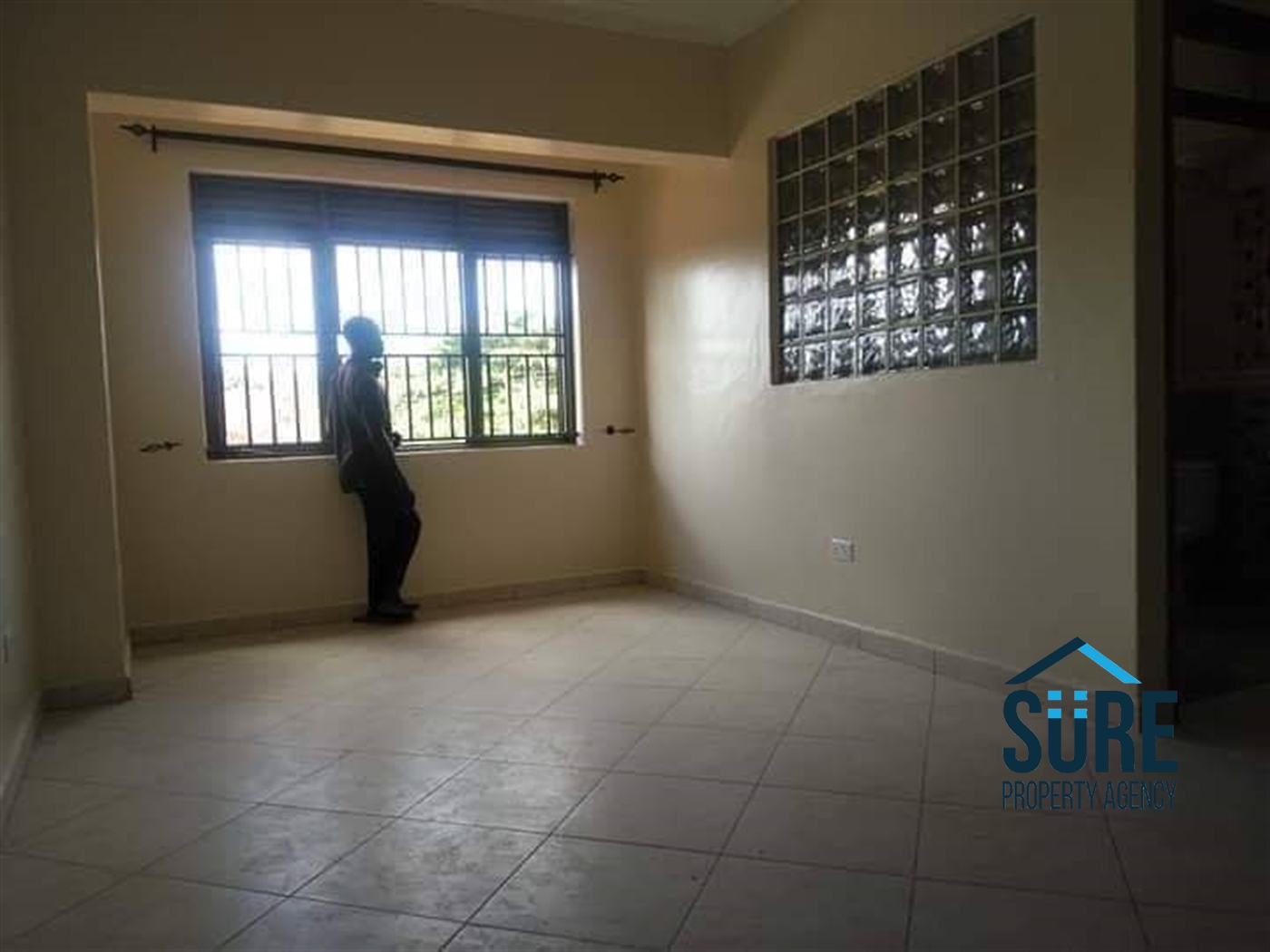 Duplex for rent in Kiwaatule Kampala