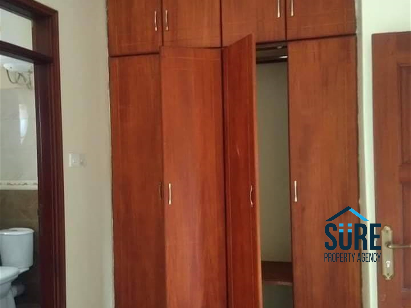 Duplex for rent in Kiwaatule Kampala