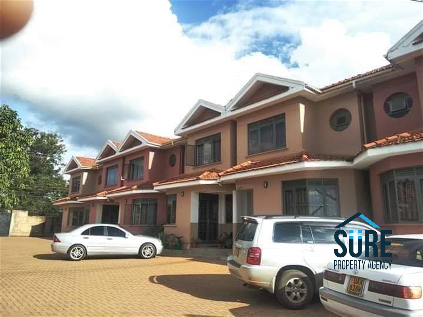 Duplex for rent in Kiwaatule Kampala