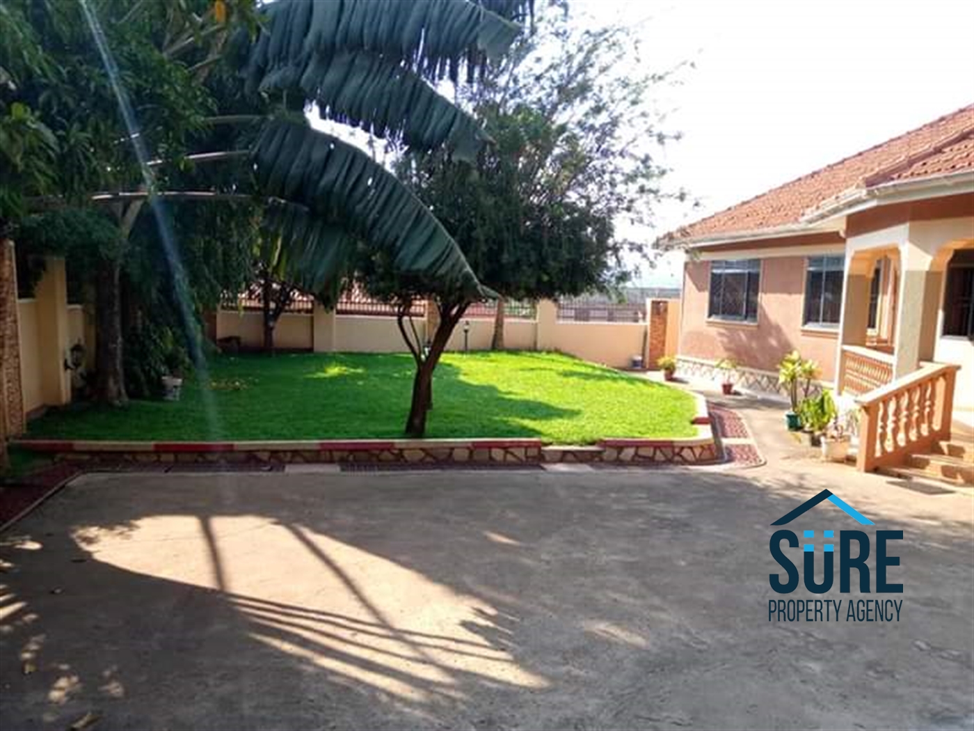 Bungalow for rent in Luzira Kampala