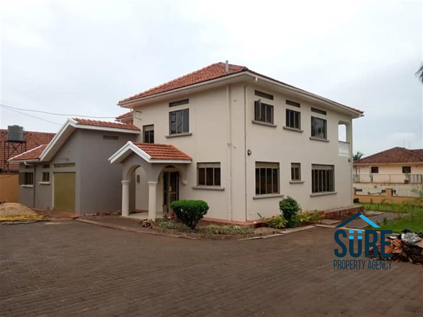 Mansion for rent in Kira Wakiso