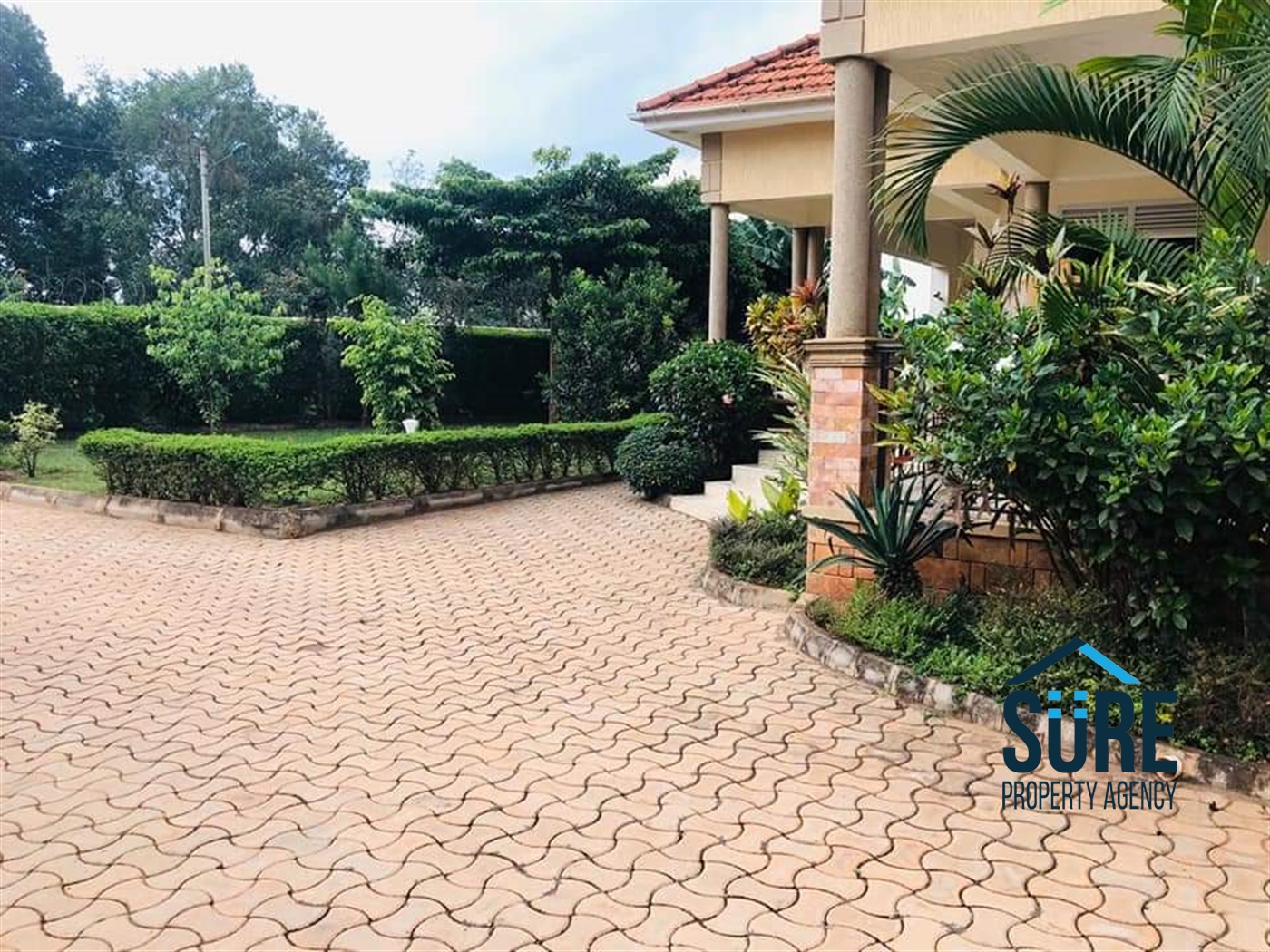 Bungalow for sale in Kiwaatule Kampala