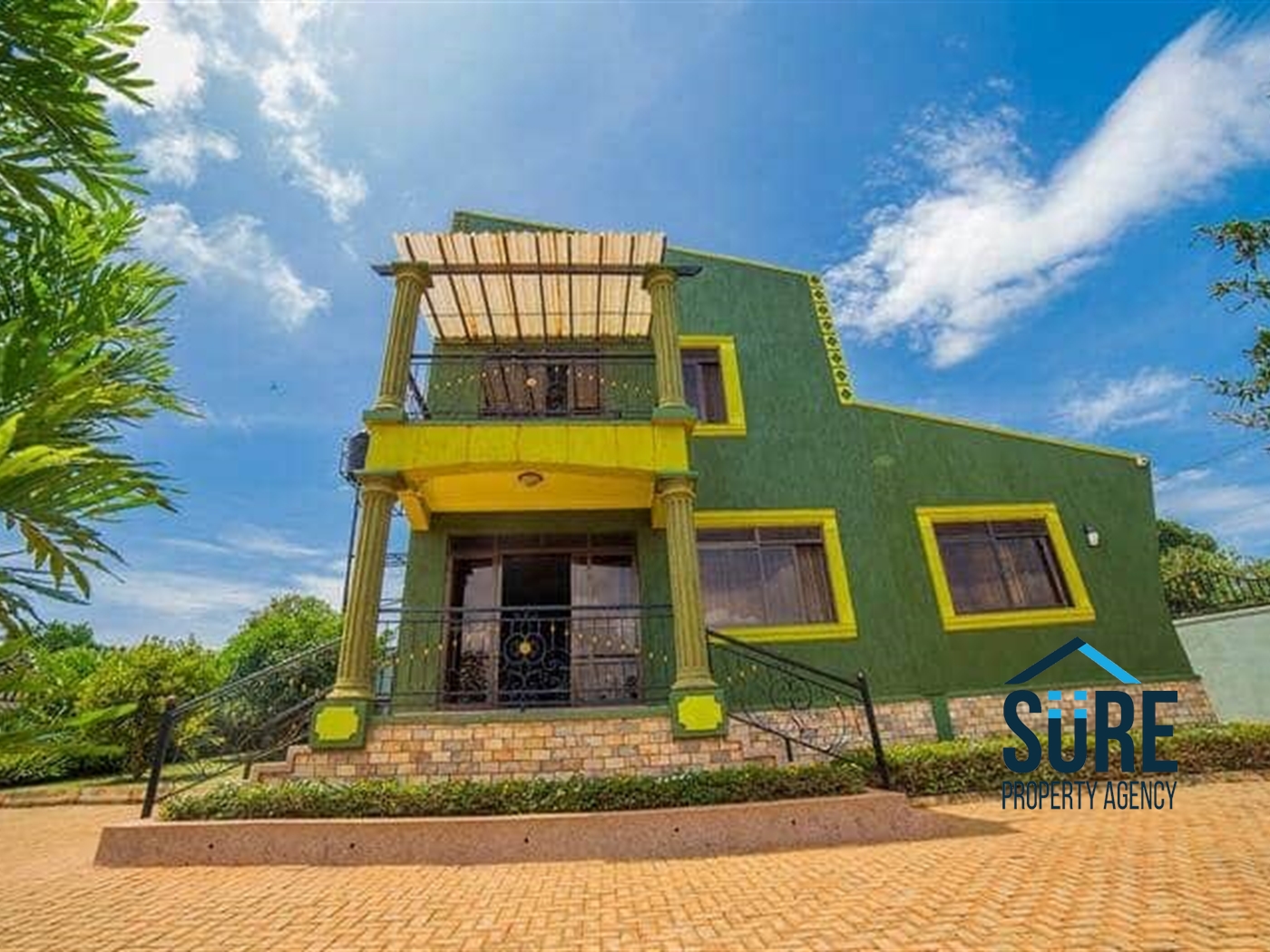 Mansion for sale in Kigo Wakiso