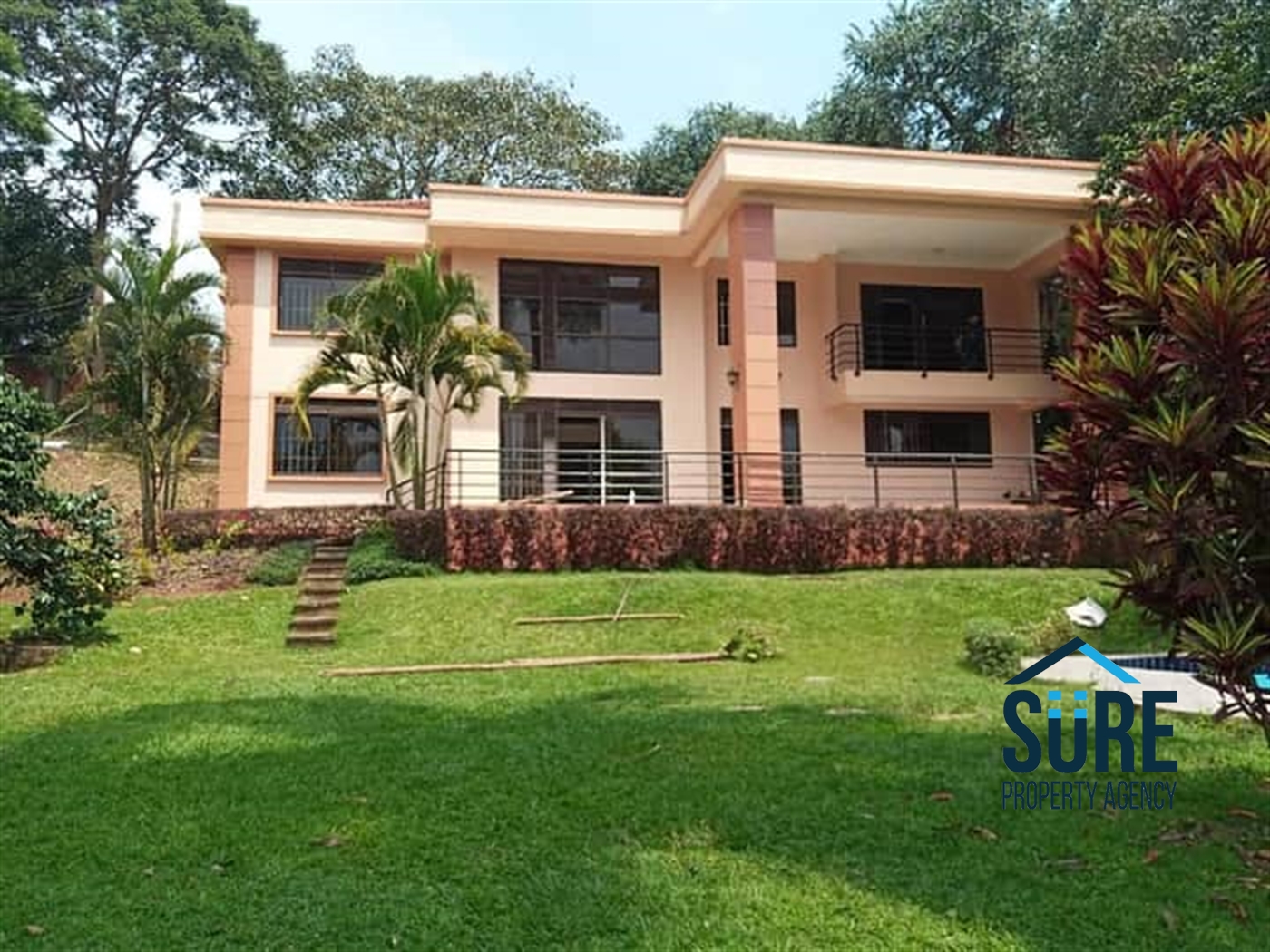 Duplex for rent in Kololo Kampala