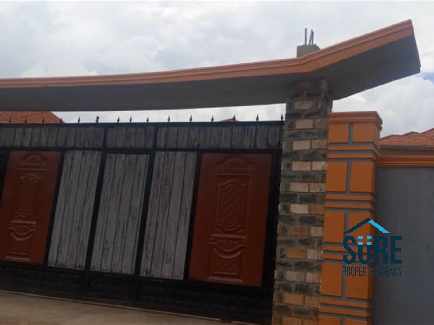 Storeyed house for sale in Kiwaatule Kampala