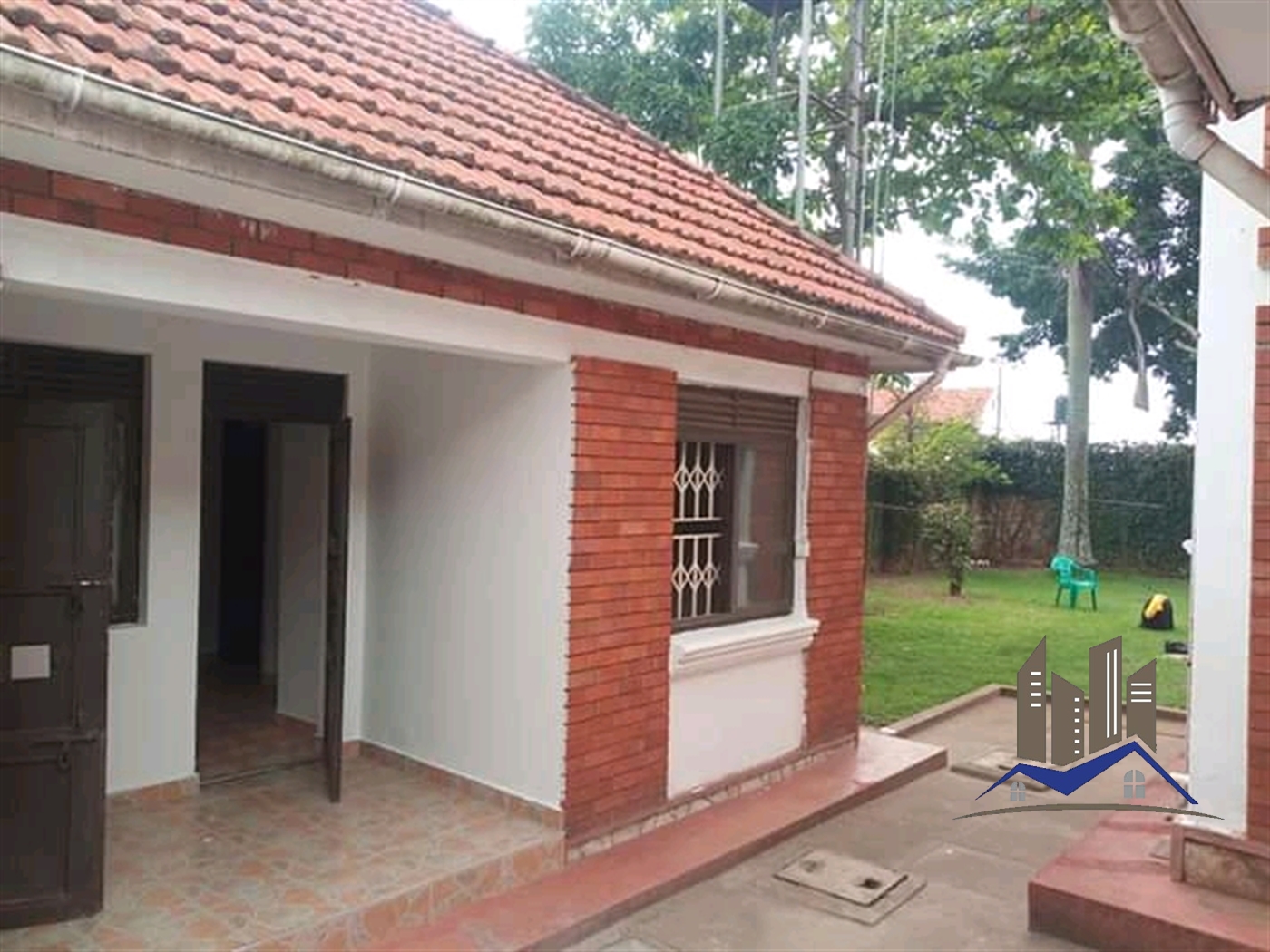 Mansion for rent in Bugoloobi Kampala