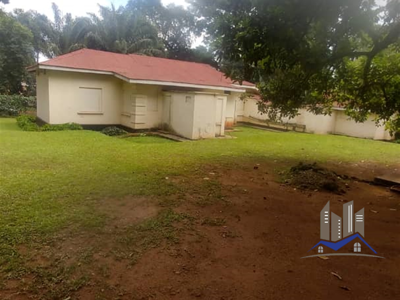 Commercial Land for sale in Bugoloobi Kampala