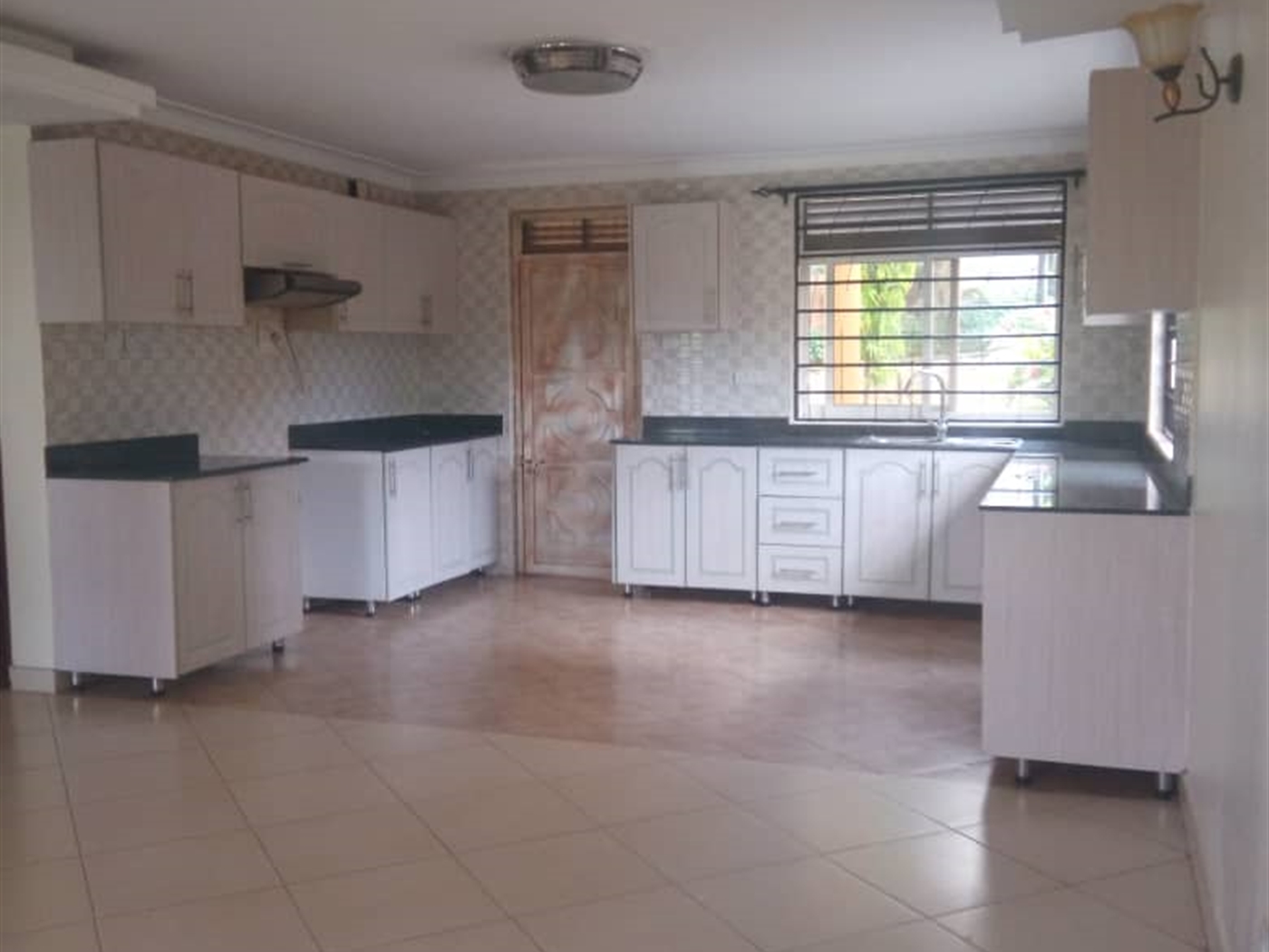 Duplex for rent in Muyenga Kampala