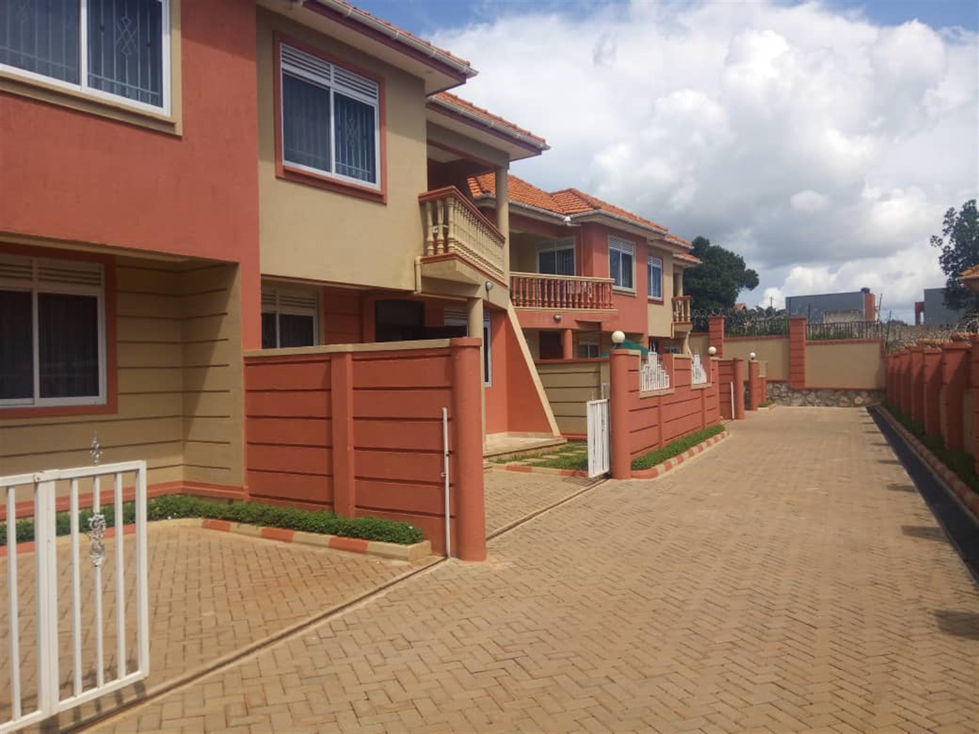 Town House for rent in Muyenga Kampala