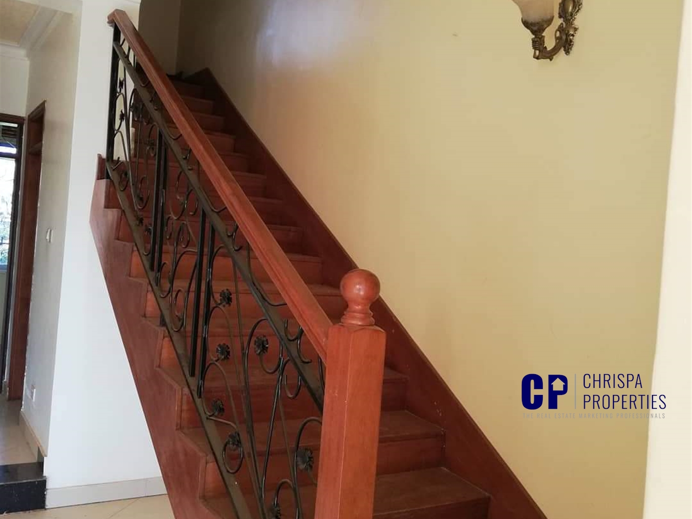 Duplex for rent in Kisaasi Kampala