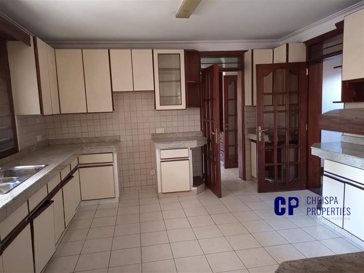 Storeyed house for rent in Bugoloobi Kampala