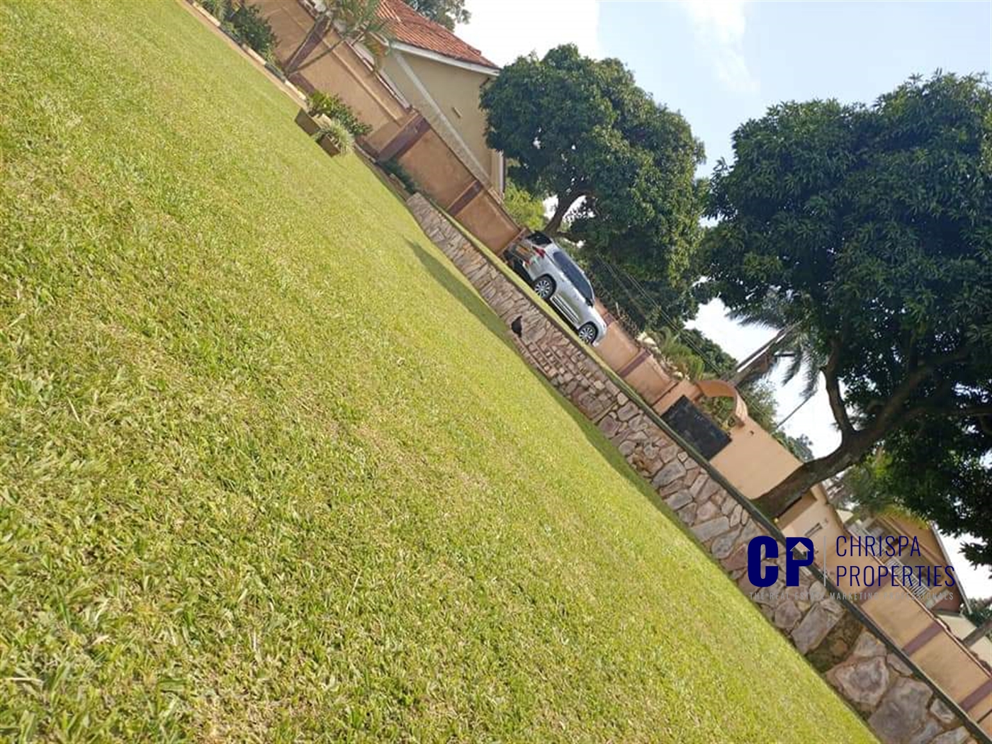 Bungalow for rent in Mutungo Kampala