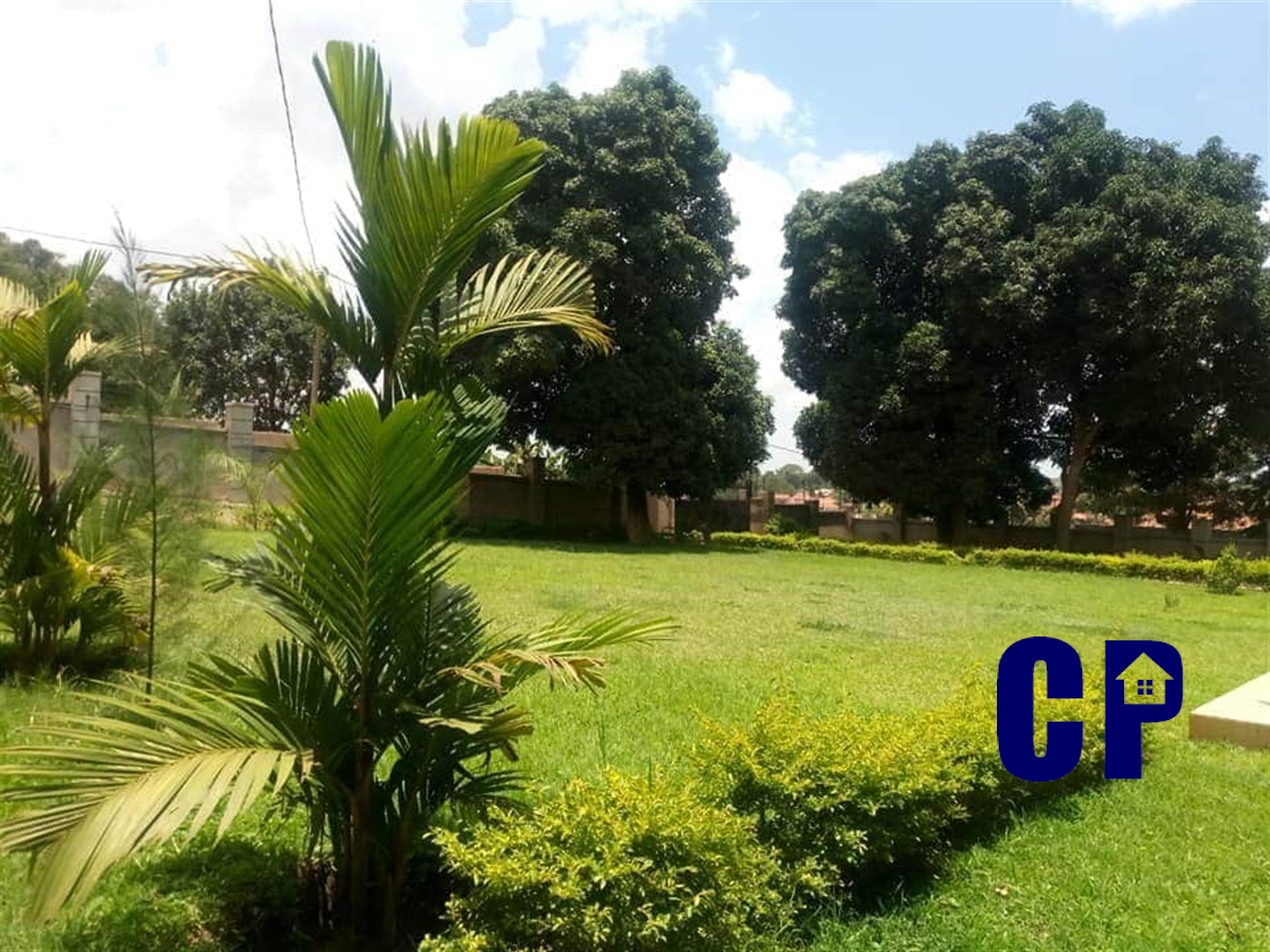 Storeyed house for rent in Kisaasi Kampala