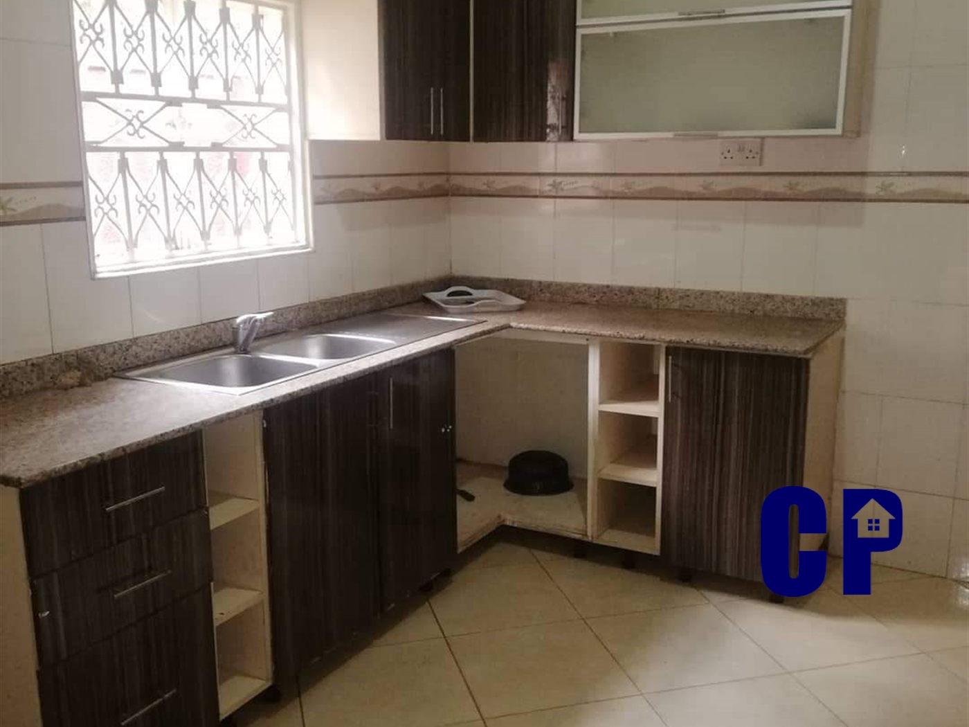 Bungalow for rent in Kiwaatule Kampala