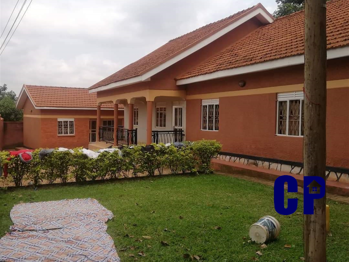 Bungalow for rent in Kiwaatule Kampala