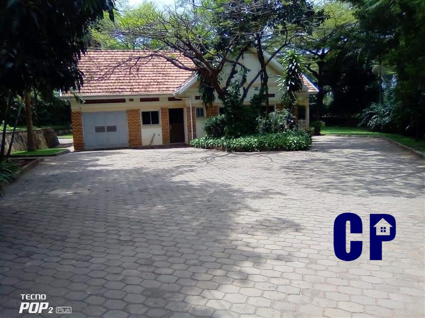 Bungalow for rent in Kololo Kampala