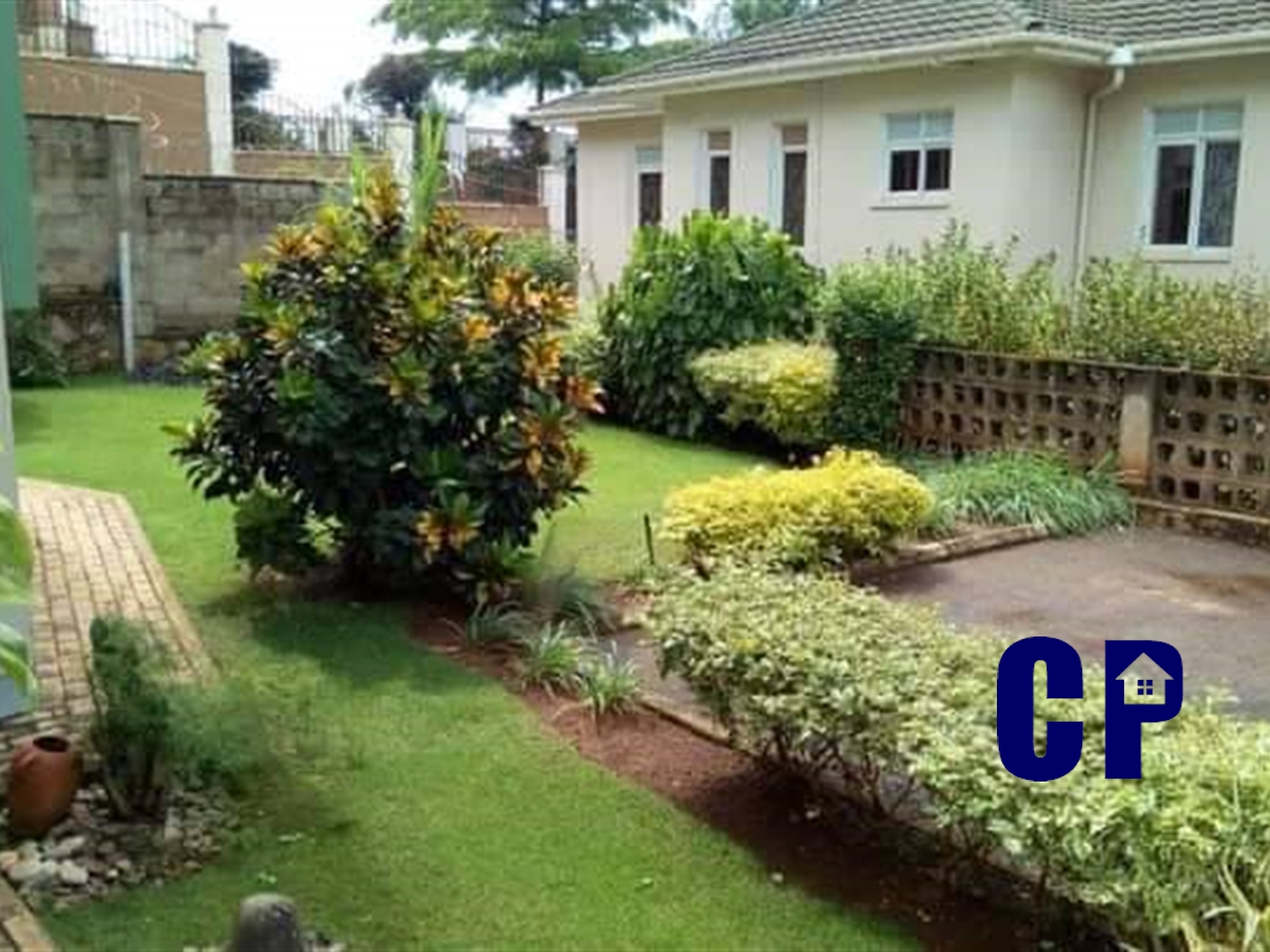 Villa for sale in Lubowa Kampala