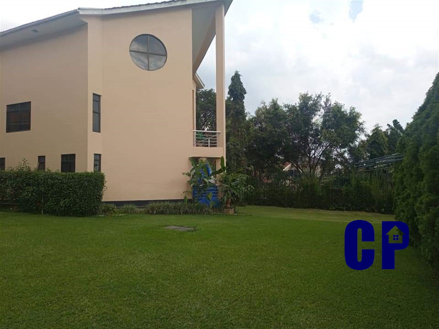 Storeyed house for rent in Muyenga Kampala