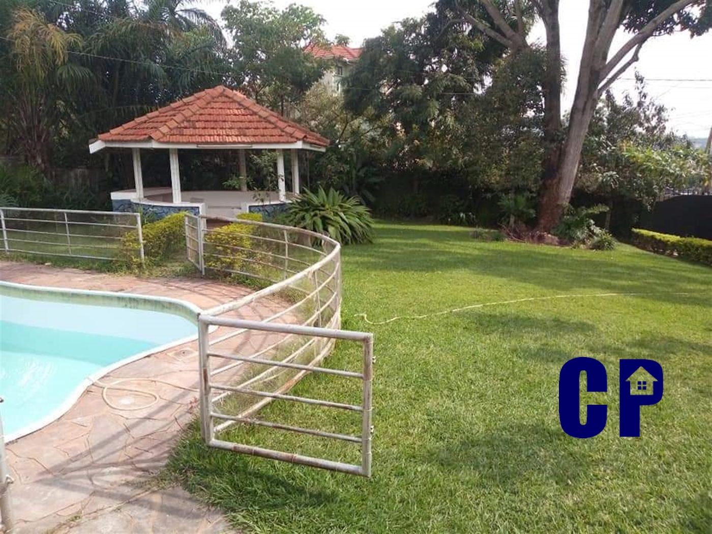 Bungalow for rent in Bugoloobi Kampala