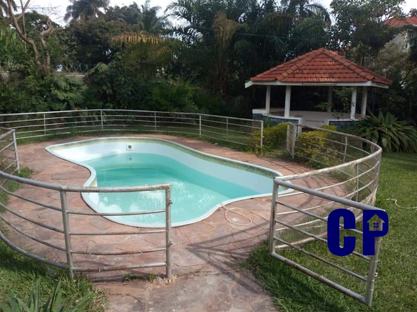 Bungalow for rent in Bugoloobi Kampala