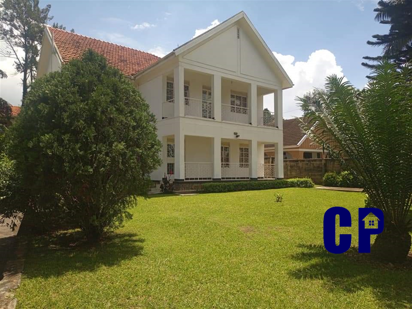 Storeyed house for rent in Bugoloobi Kampala