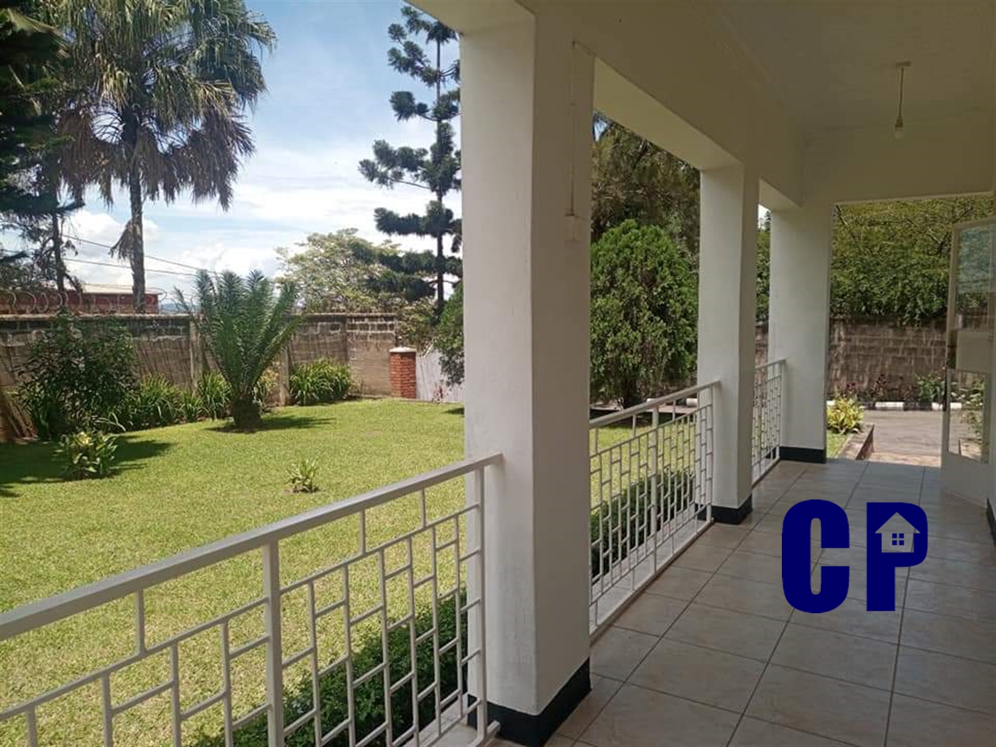 Storeyed house for rent in Bugoloobi Kampala