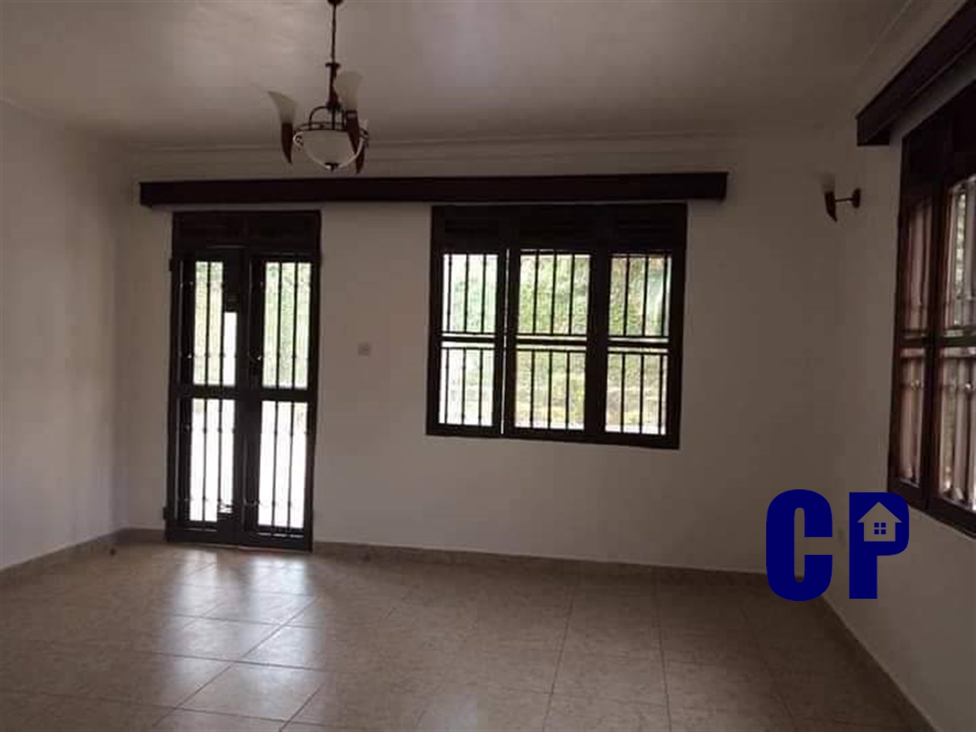 Bungalow for rent in Bugoloobi Kampala