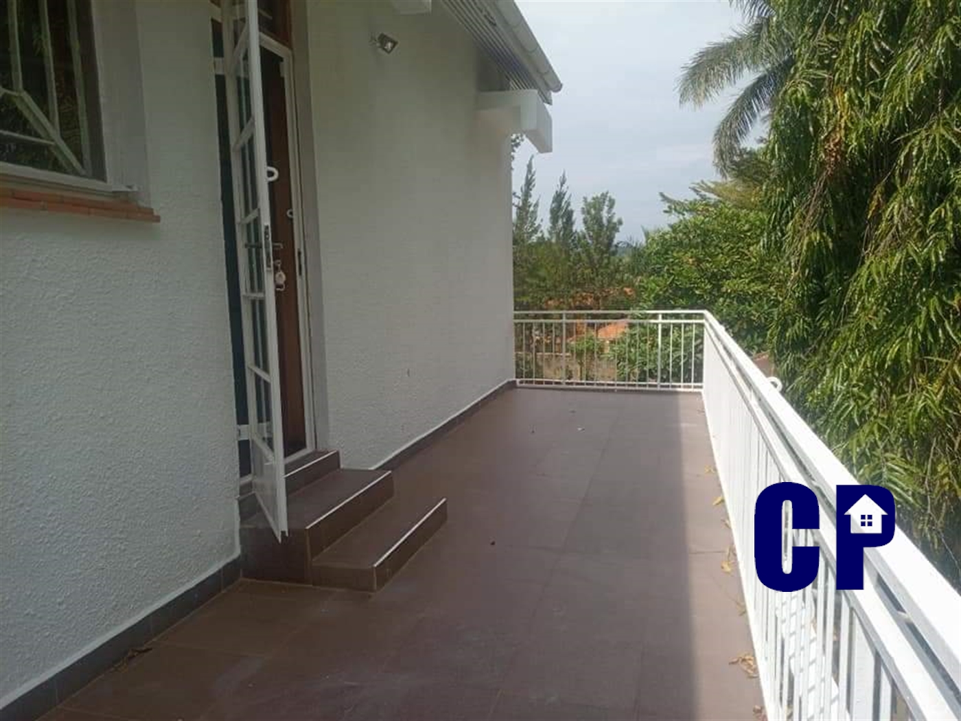 Storeyed house for rent in Bugoloobi Kampala