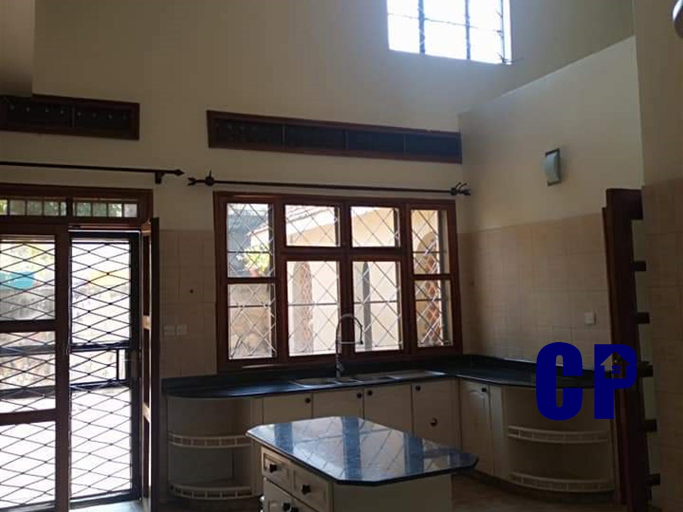 Bungalow for rent in Bugoloobi Kampala