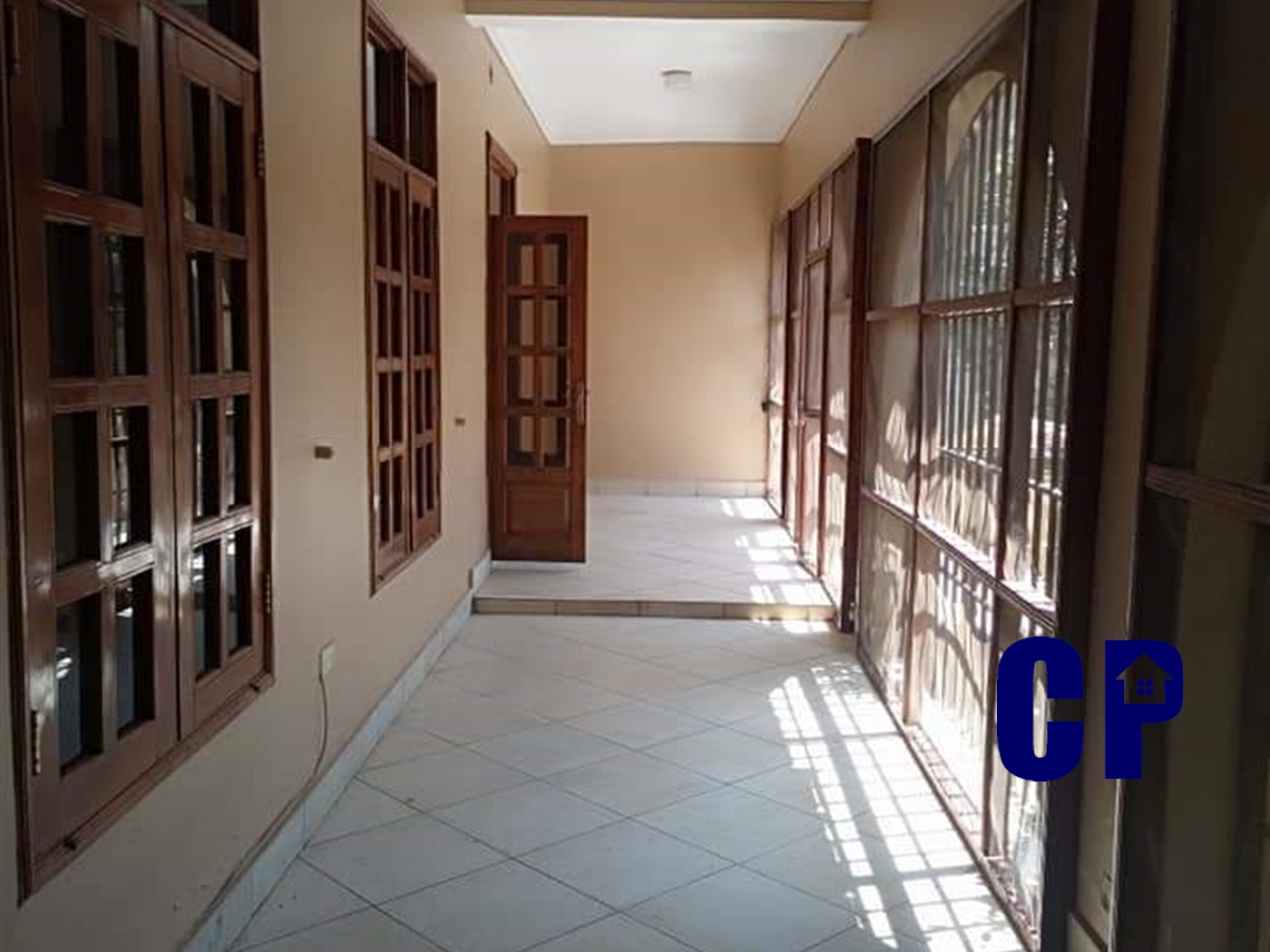 Bungalow for rent in Bugoloobi Kampala