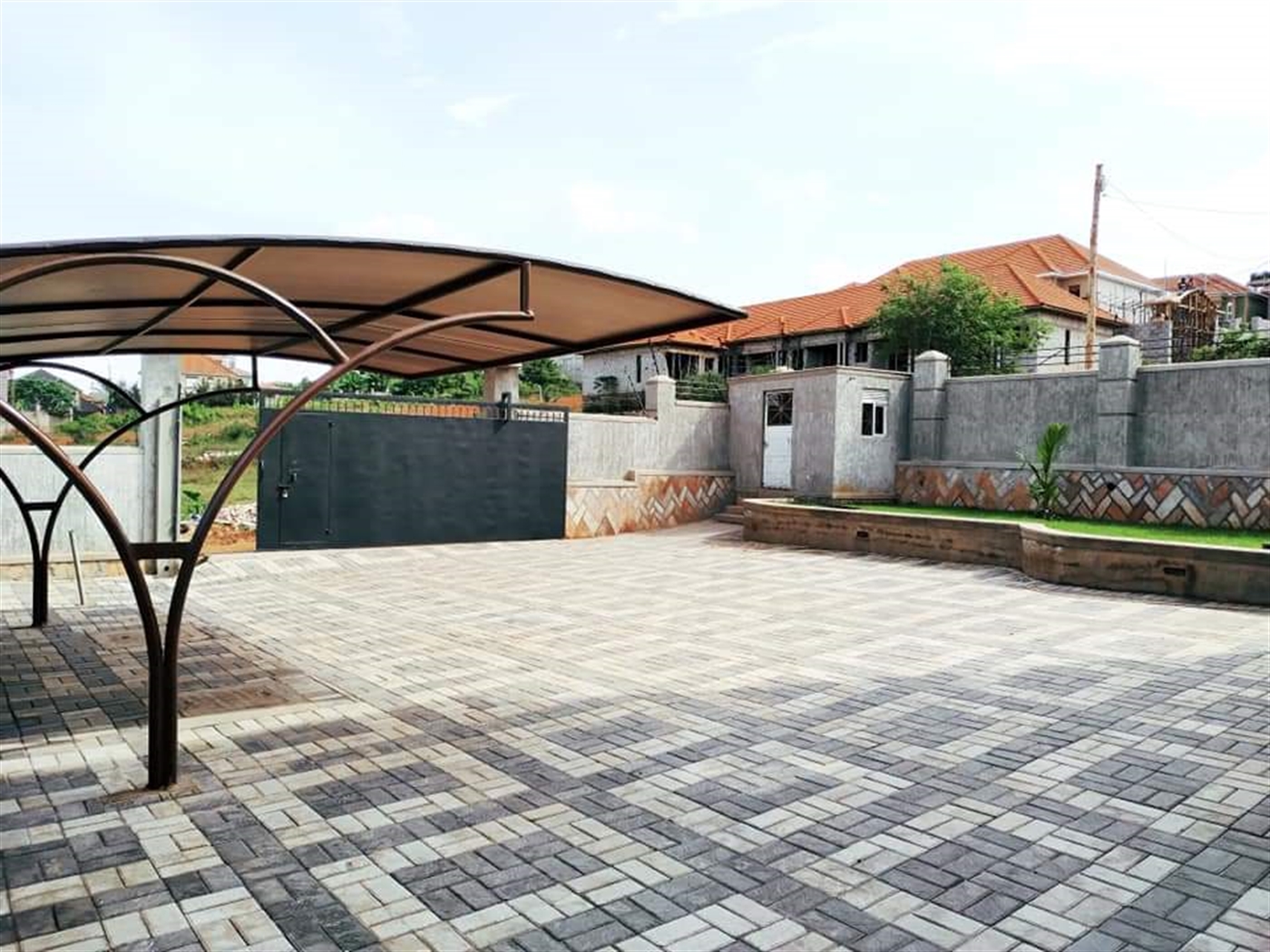 Villa for sale in Kyanja Kampala