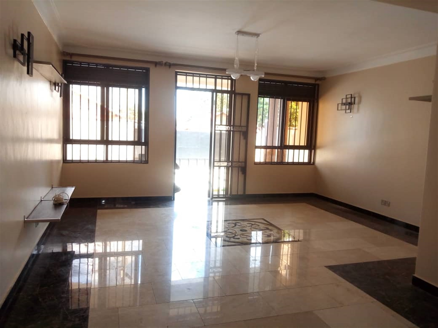 Town House for rent in Muyenga Kampala