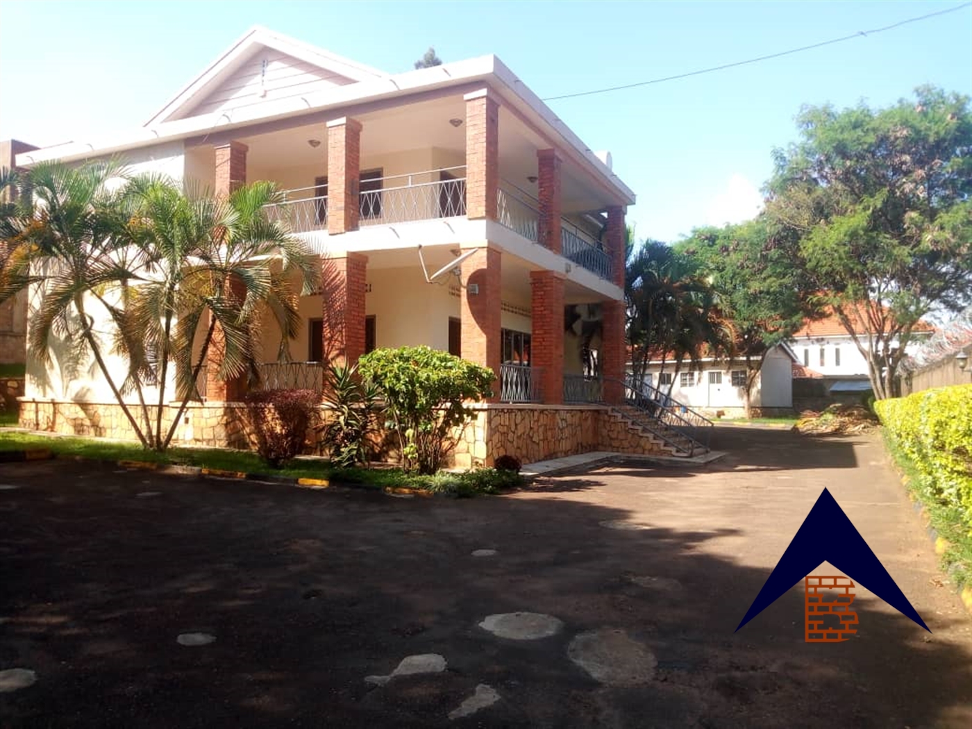 Villa for rent in Muyenga Kampala