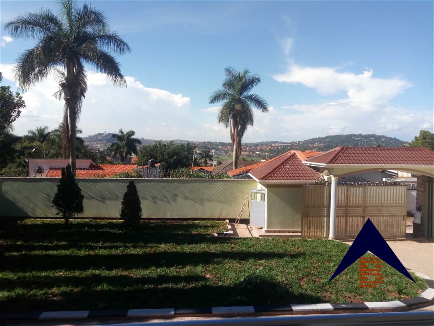 Storeyed house for rent in Muyenga Kampala