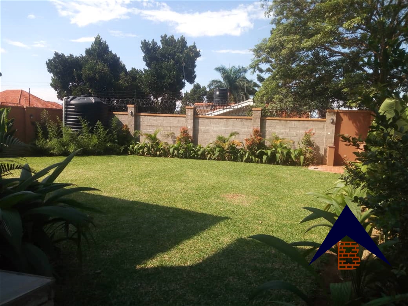 Villa for rent in Muyenga Kampala