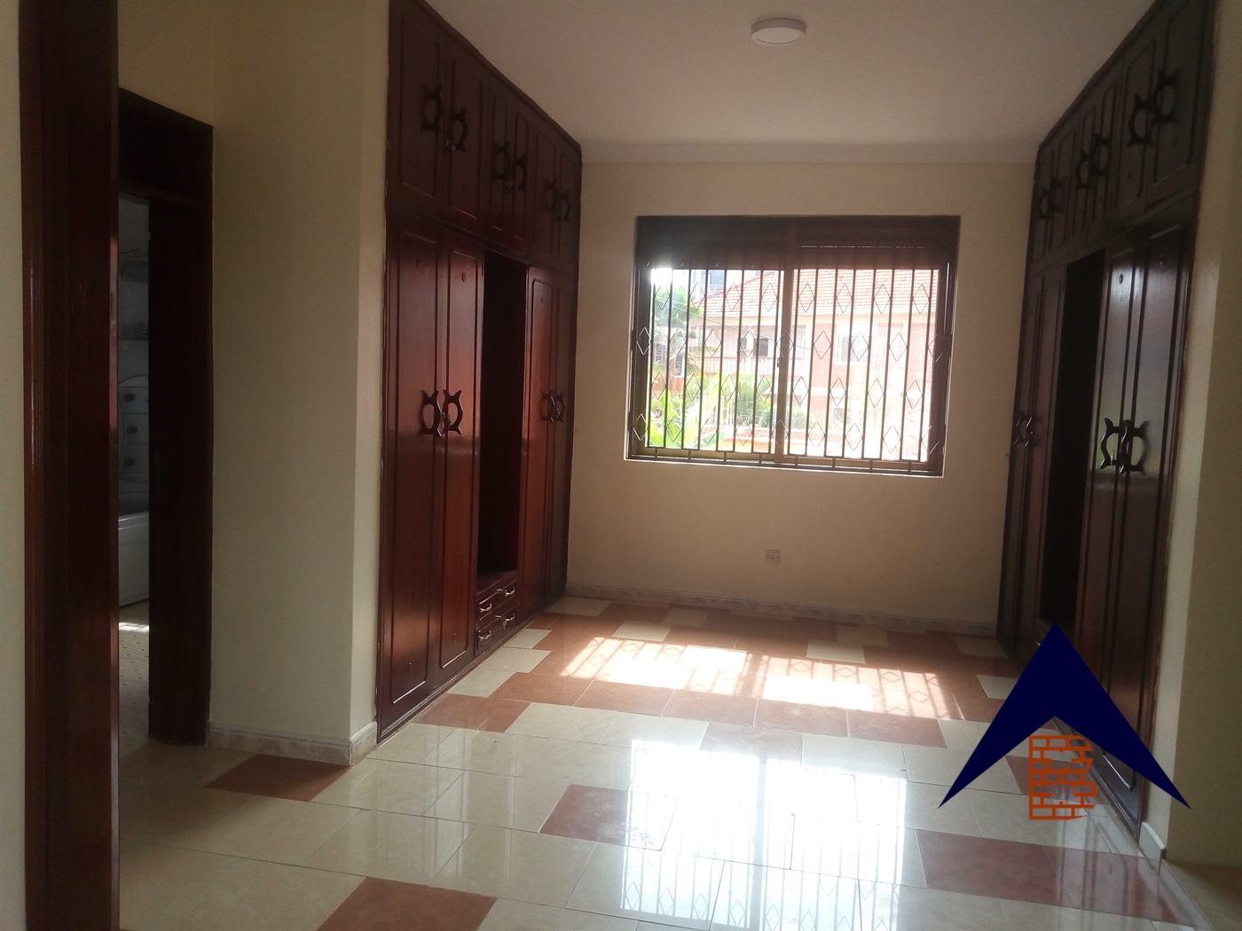 Mansion for rent in Muyenga Kampala