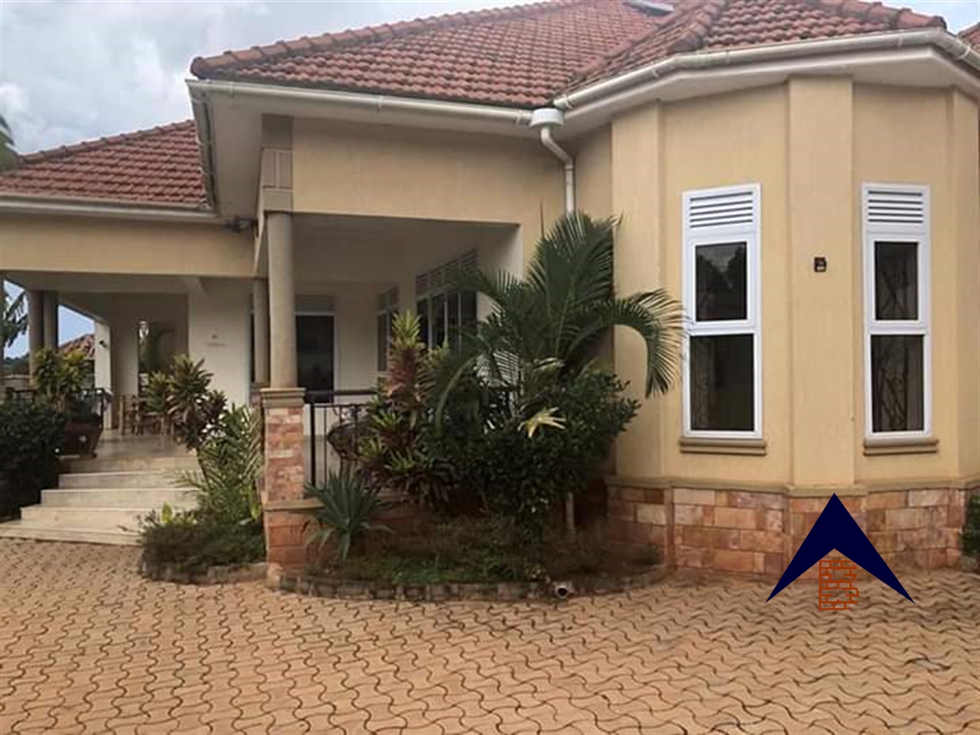 Bungalow for sale in Kiwaatule Kampala