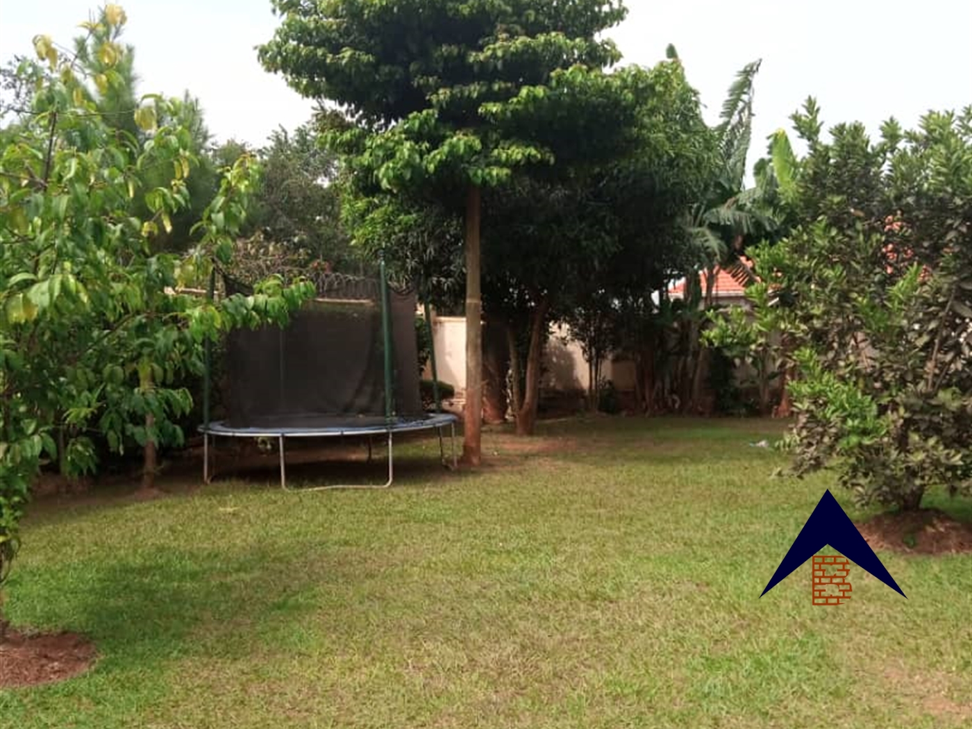 Bungalow for sale in Kiwaatule Kampala