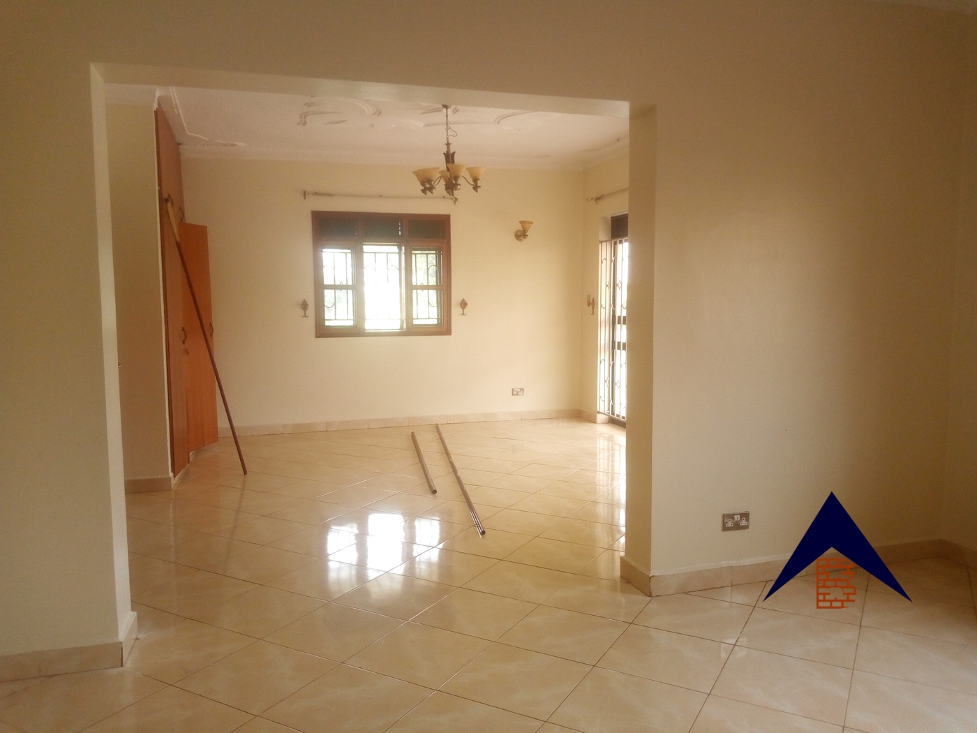 Mansion for rent in Munyonyo Kampala