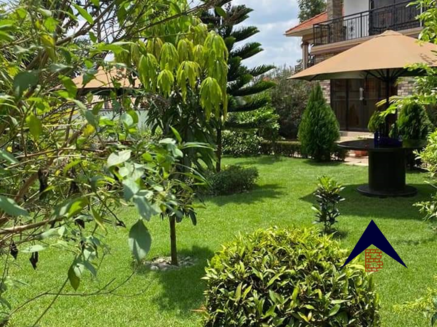 Mansion for sale in Gayaza Wakiso