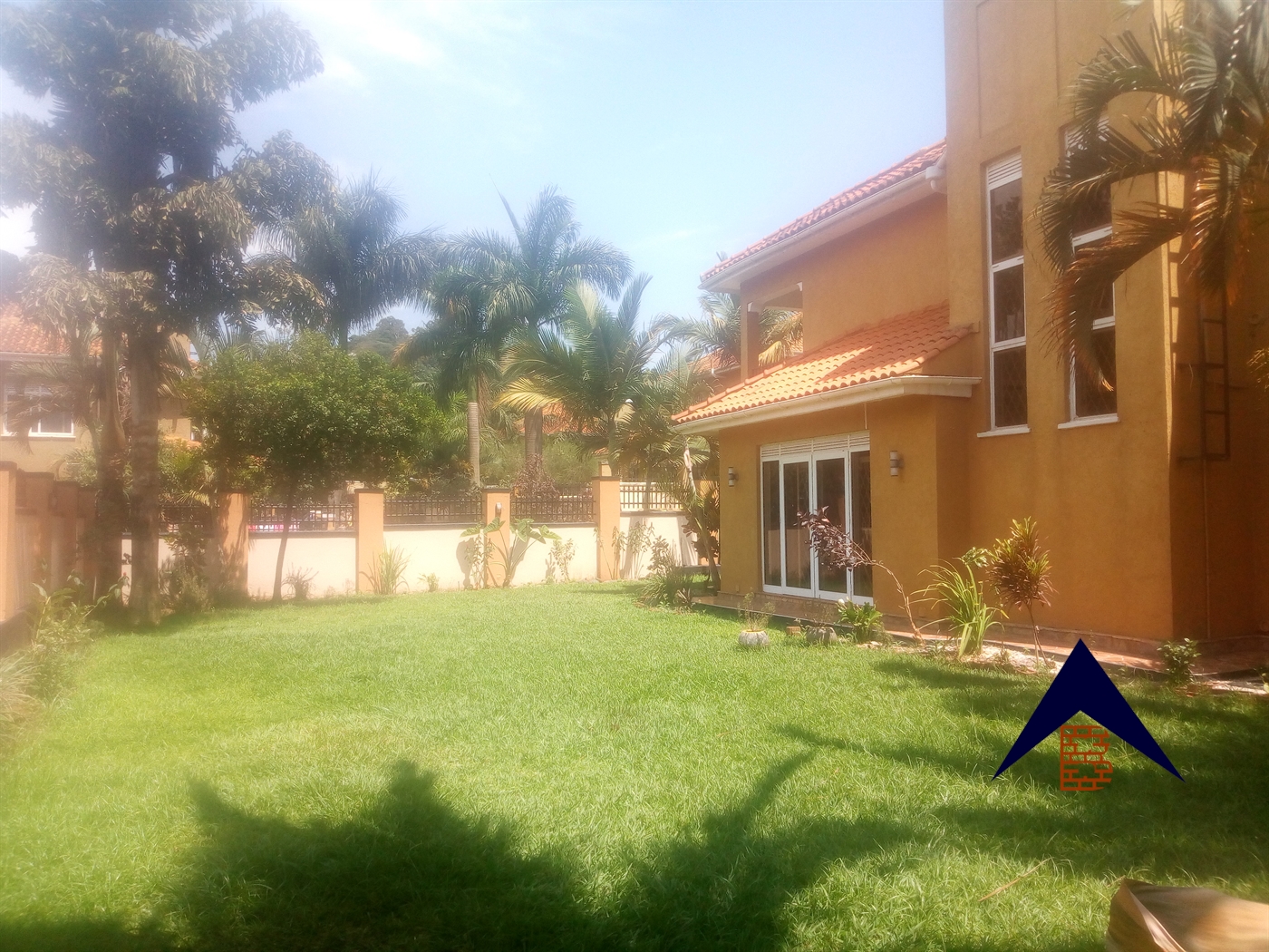 Storeyed house for rent in Muyenga Kampala