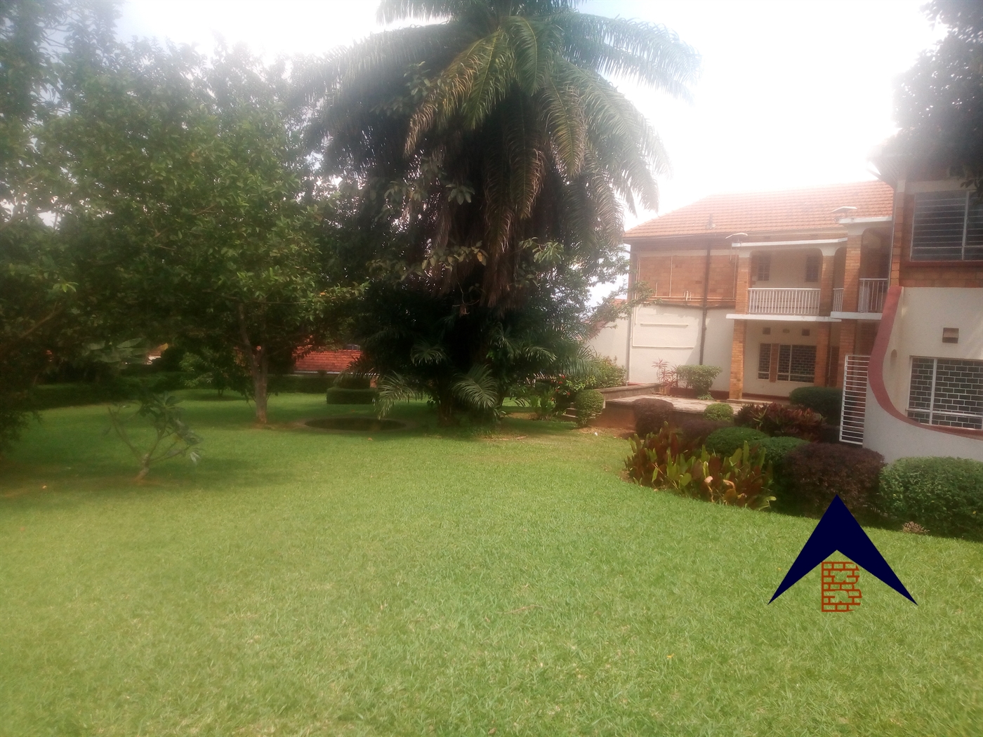 Storeyed house for rent in Muyenga Kampala