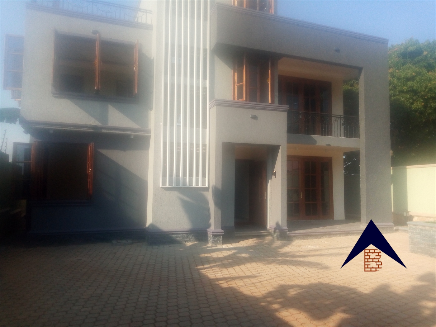 Storeyed house for sale in Munyonyo Kampala