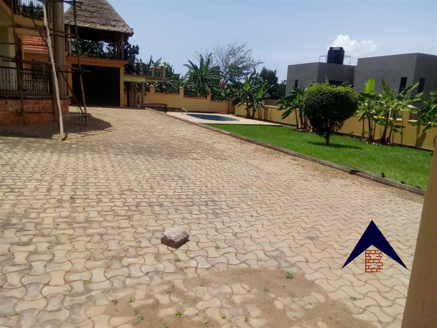 Storeyed house for sale in Munyonyo Kampala