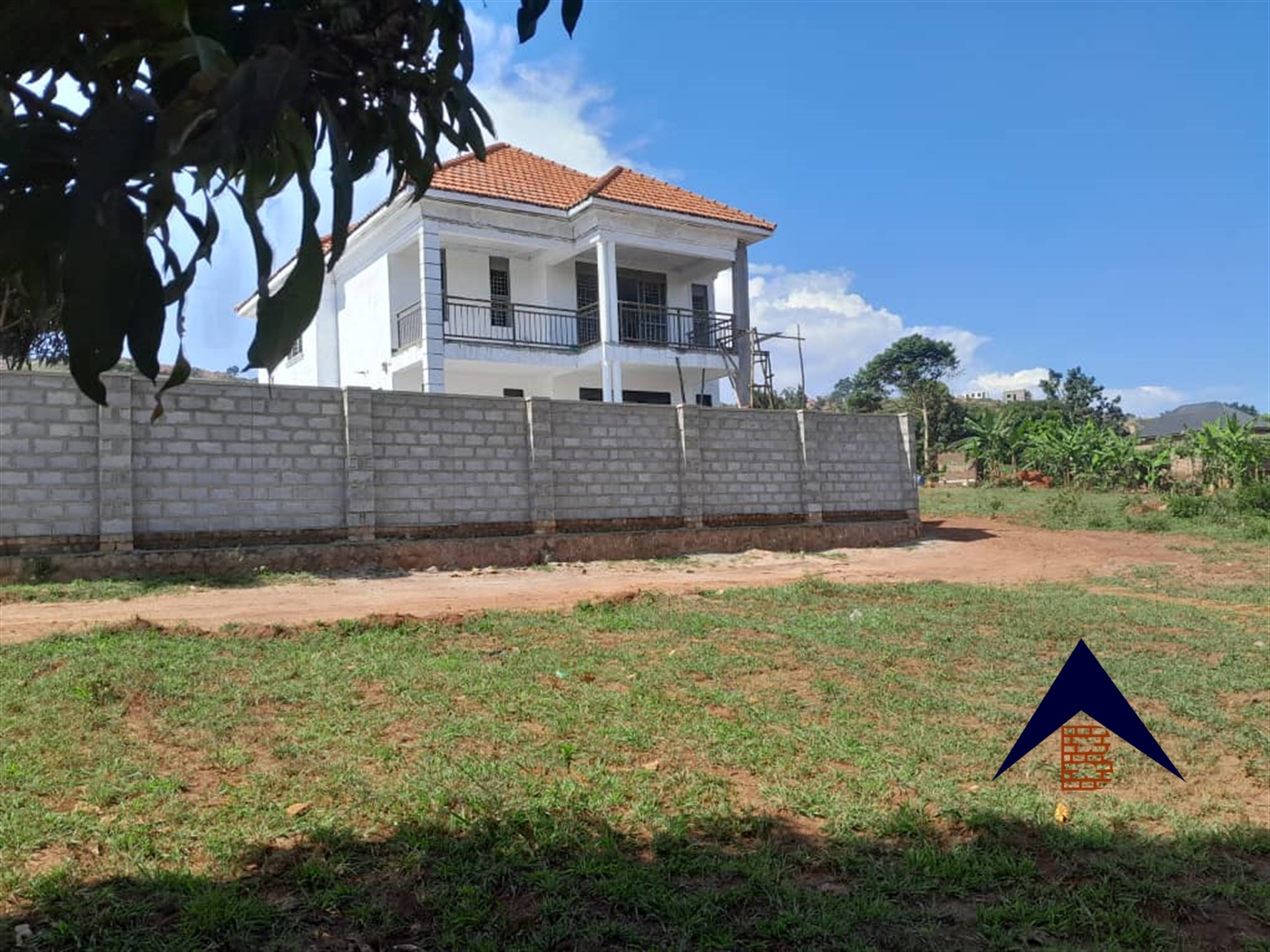 Storeyed house for sale in Kitovu Wakiso