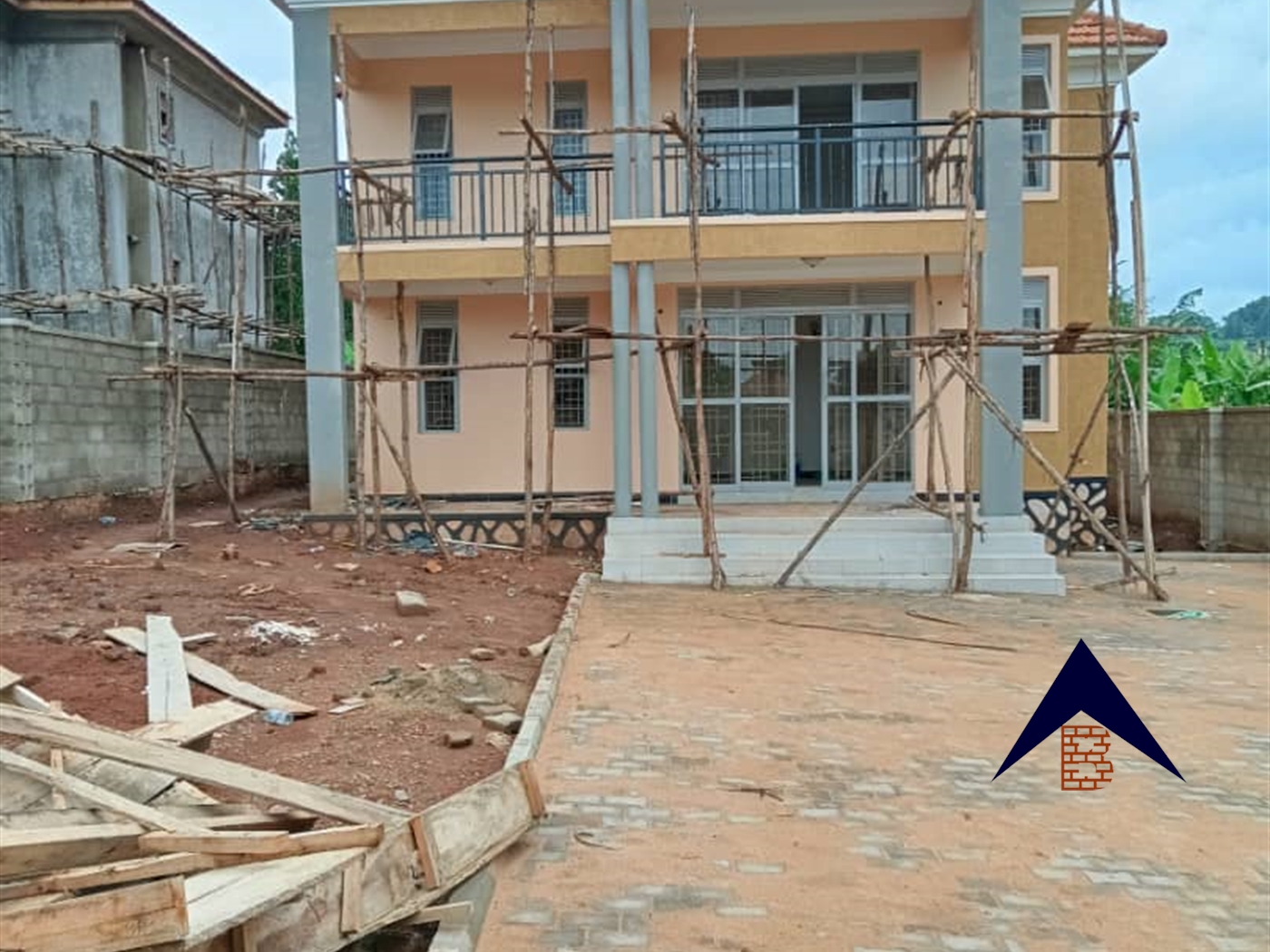 Storeyed house for sale in Kitove Wakiso