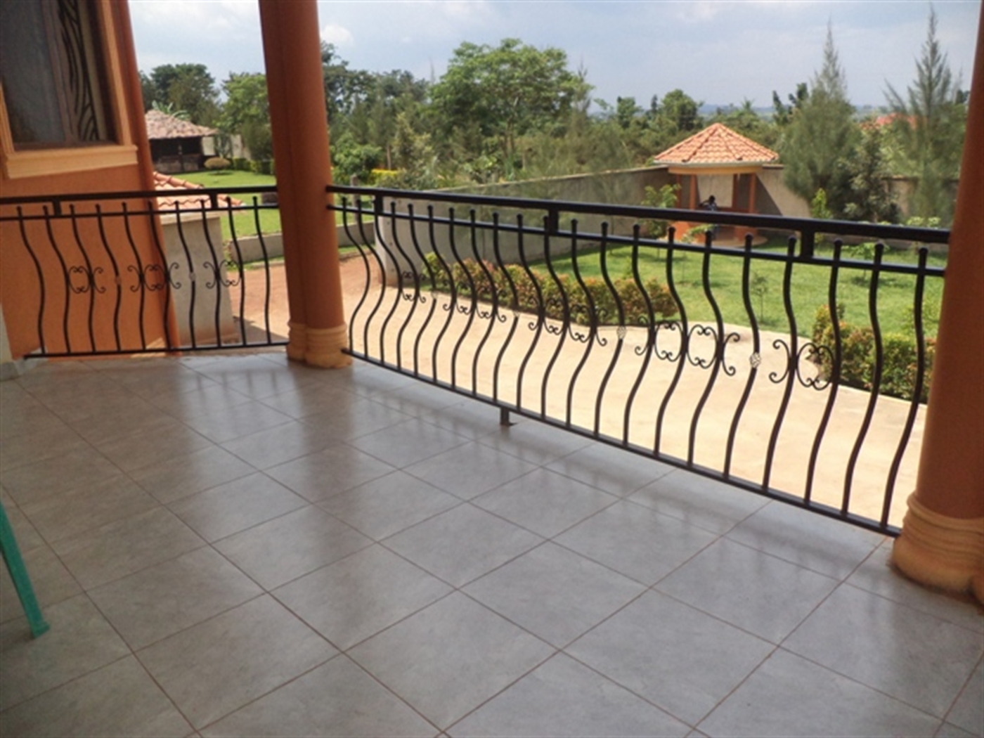 Mansion for sale in Gayaza Wakiso